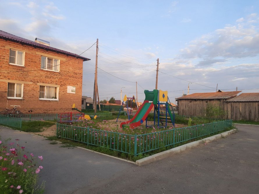 С любовью к своему двору