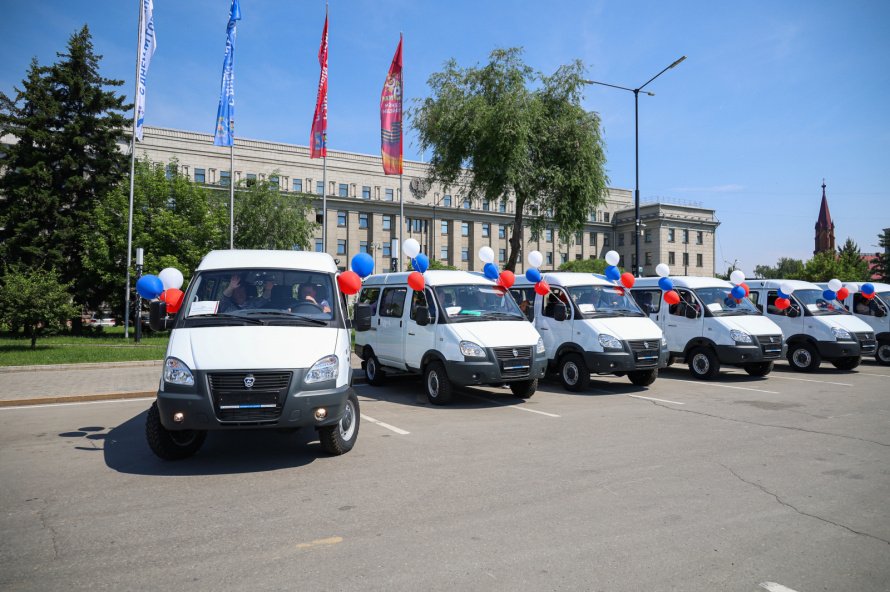 Многодетные семьи Иркутской области могут подать документы на участие в конкурсе по предоставлению автомобилей